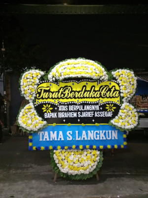 Papan Bunga Duka di Sekaran